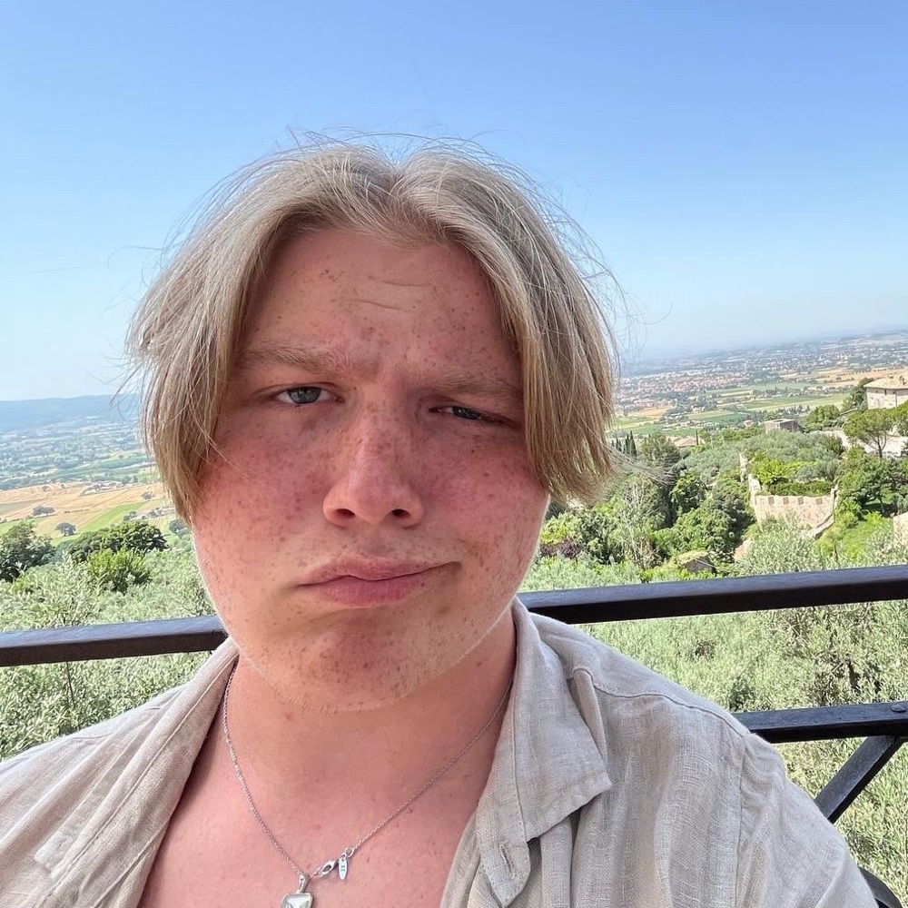 Meet your Posher, Evan